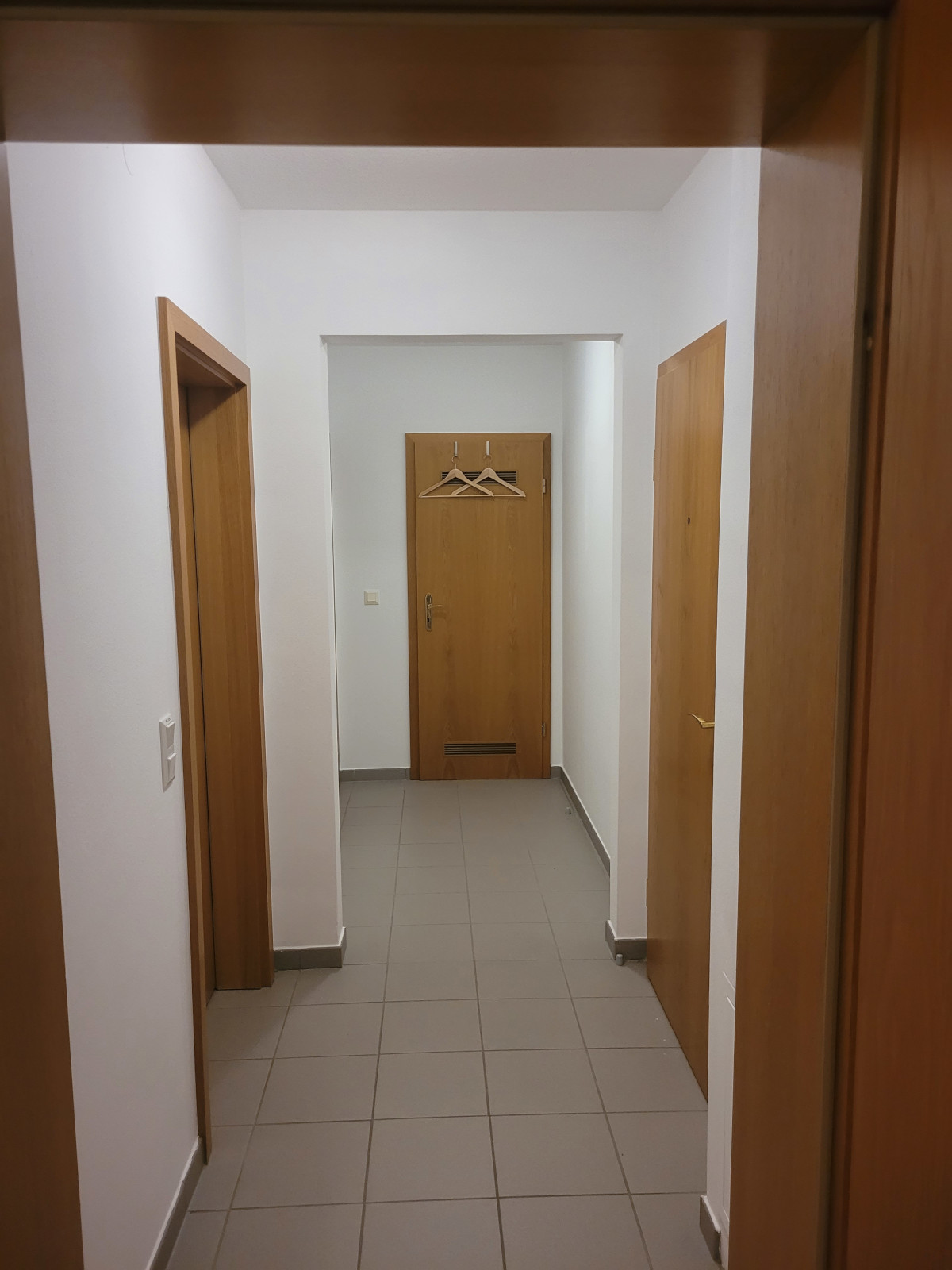 Blick in die Diele vom Wohnzimmer aus